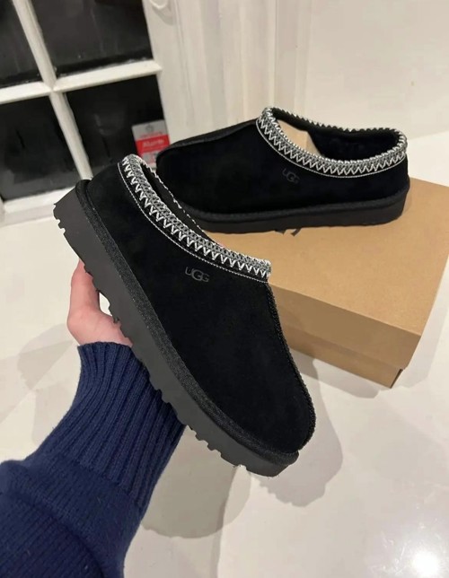 UGG Tasman Black