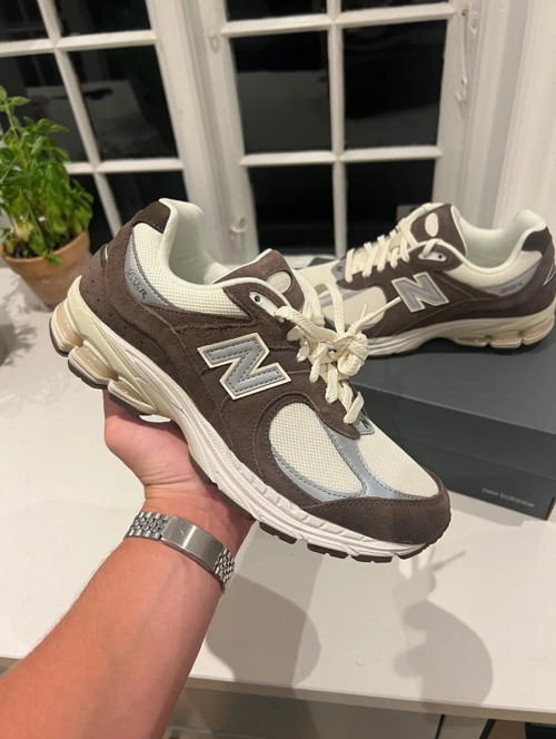 New Balance 2002R Dark Mocha