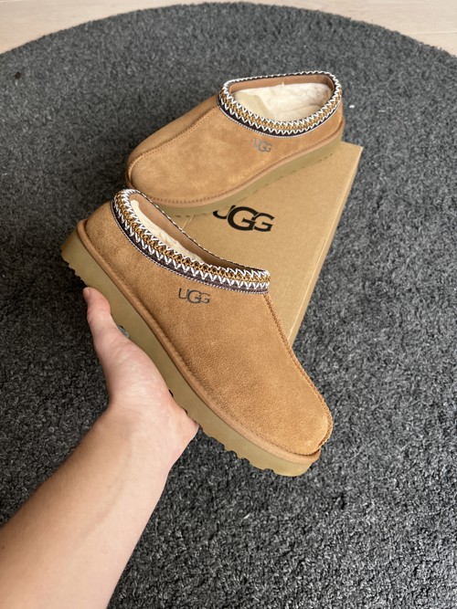 UGG Tasman Chestnut