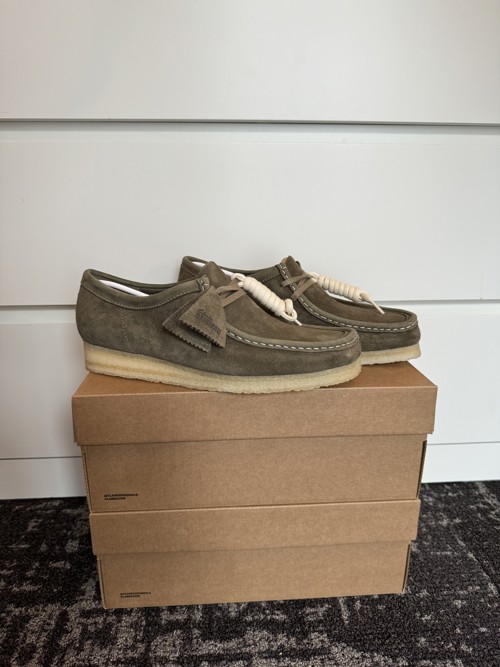 Clarks Wallabee Pale Khaki Suede