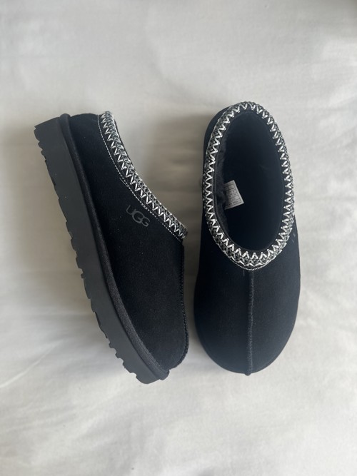 UGG Tasman Black