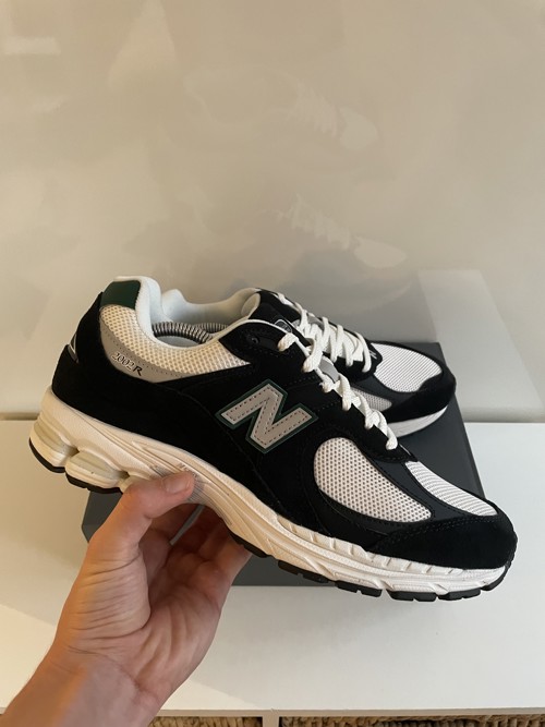 New Balance 2002R