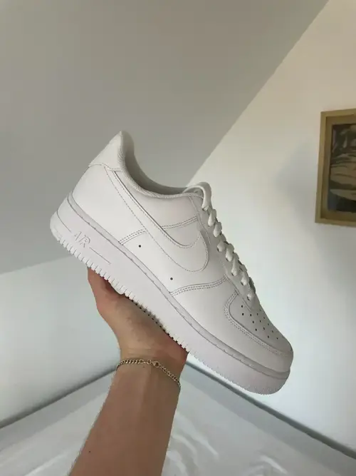 Nike Air Force 1 Triple White