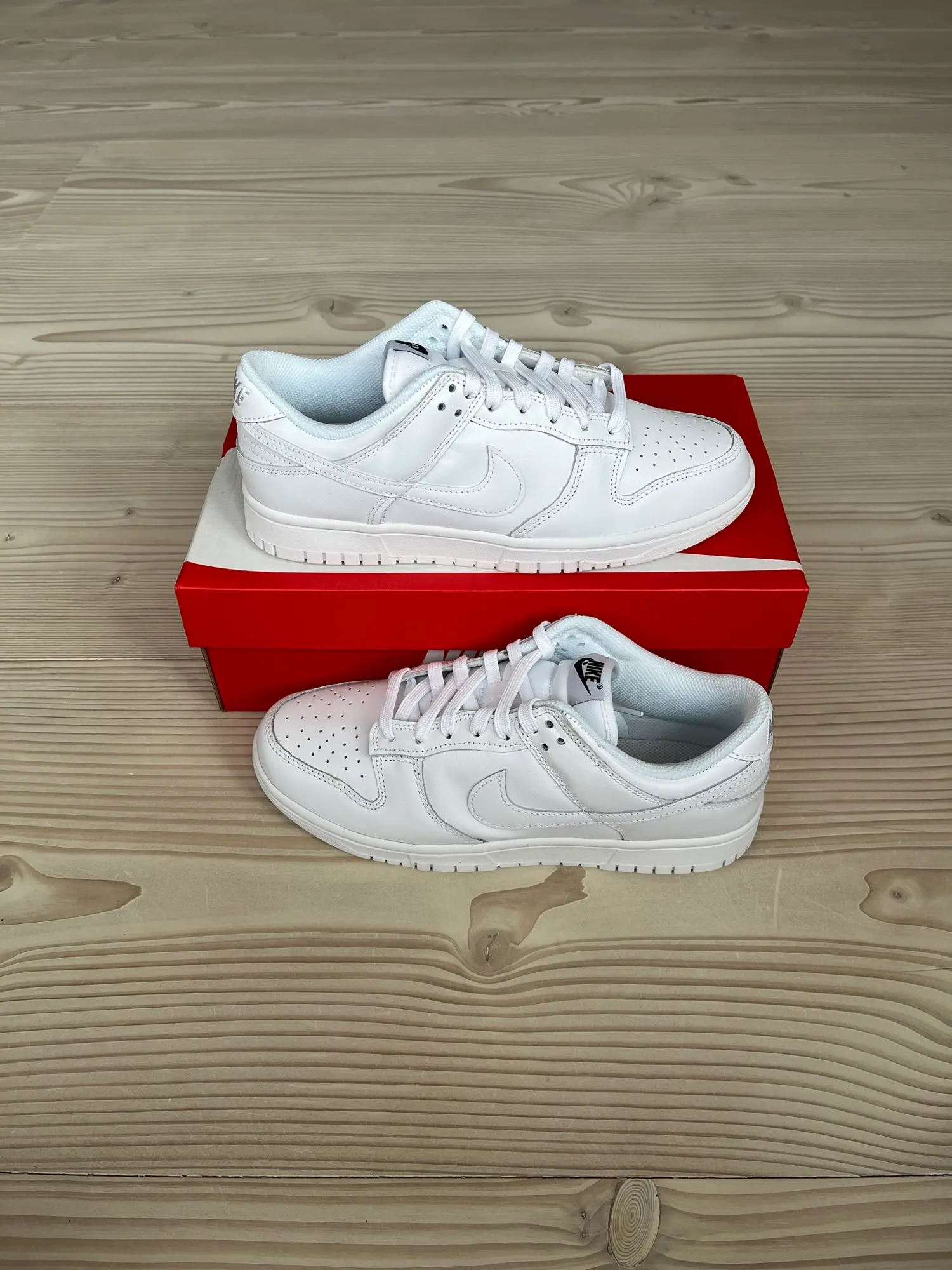 Nike Dunk Low Triple White