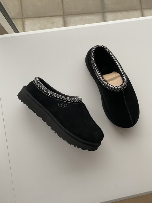 UGG Tasman Black