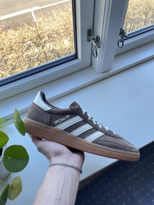 Adidas Handball Spezial Earth Strata / Off White / Gum