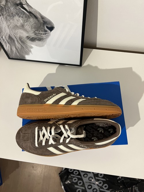 Adidas Handball Spezial Earth Strata / Off White / Gum